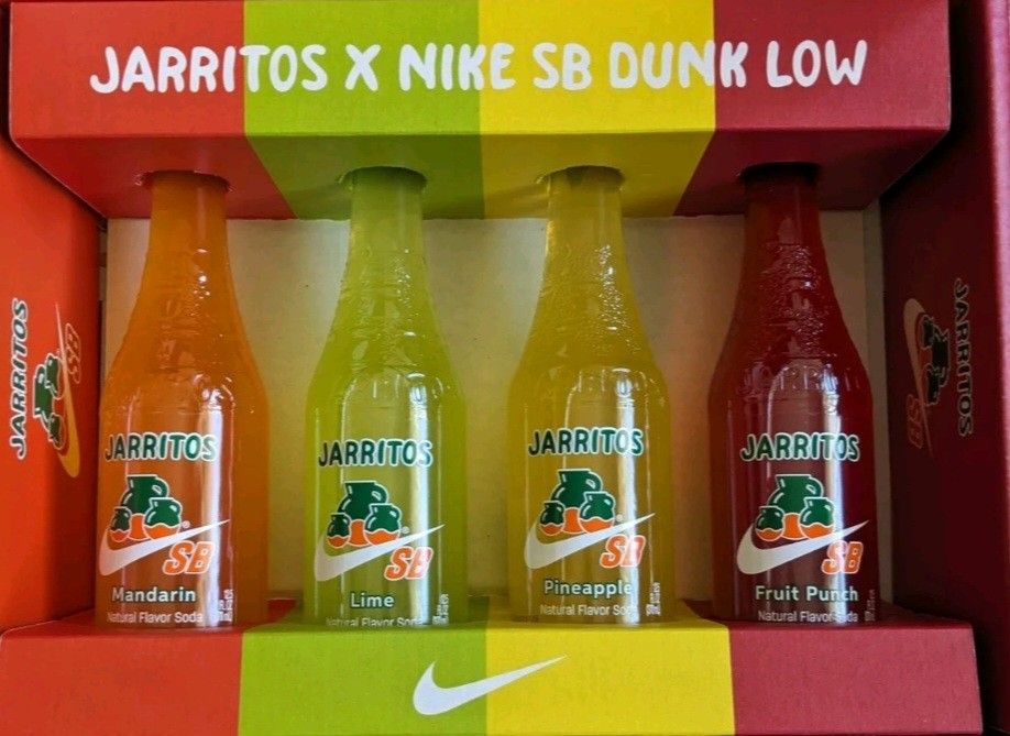 Nike SB Dunk Low / Jarritos Friends & Family Special Box