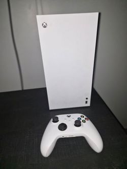 Xbox Series X 1TB Digital Edition White Console + Controller