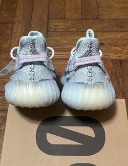 Yeezys beluga size 10,11,9 men