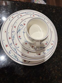 MIKASA Annette Floral Dinnerware Place Setting 5-Piece