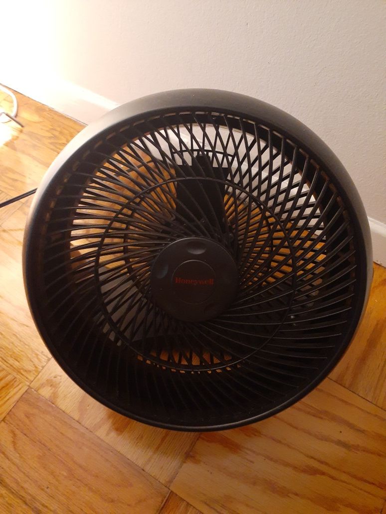 Honeywell HT-908 Turbo Force Room Air Circulator Fan Black 15 Inch