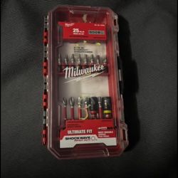 Milwaukee compact screwdriver / drill bit set