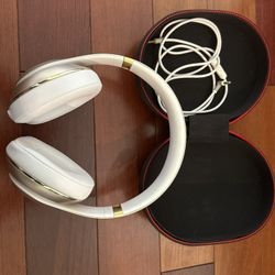 Beats Studio Wireless Headphones – White/Gold (Like New, with Case)