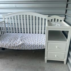 crib with changing table 
