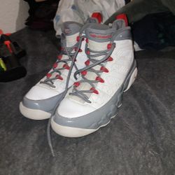Air Jordan Retro 9 Fire Red or Nike Air Jordan IX