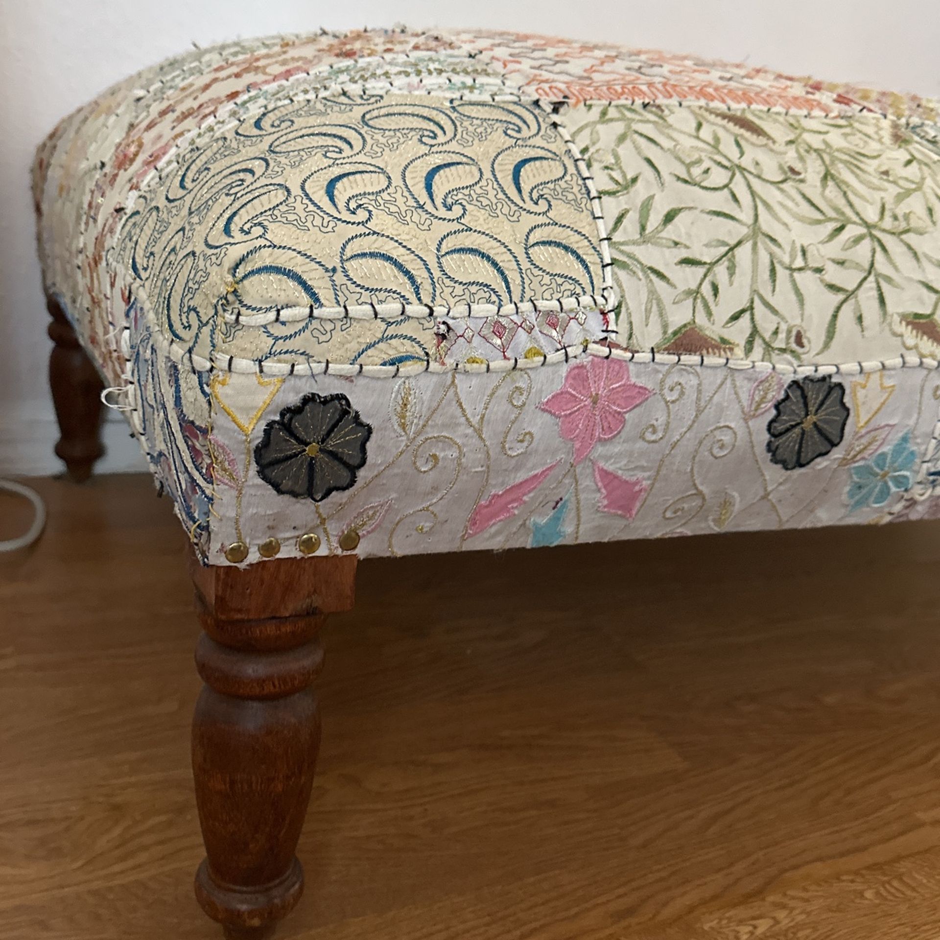 Bohemian Ottoman