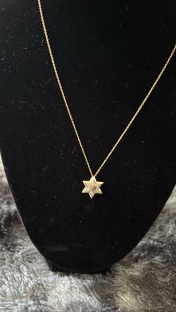 14k gold diamond star necklace 18’ long