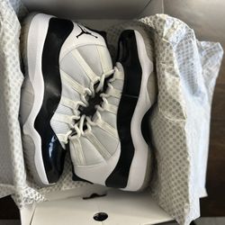 Nike Air Jordan 11 Concord 2011 Size 10.5