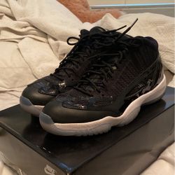 Jordan 11s
