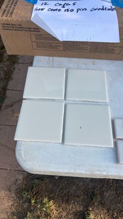 Ceramic wall tile