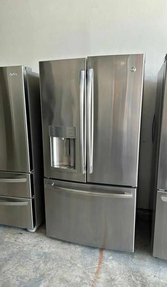 GE Stainless Steel French Door Refrigerator - Great Condition