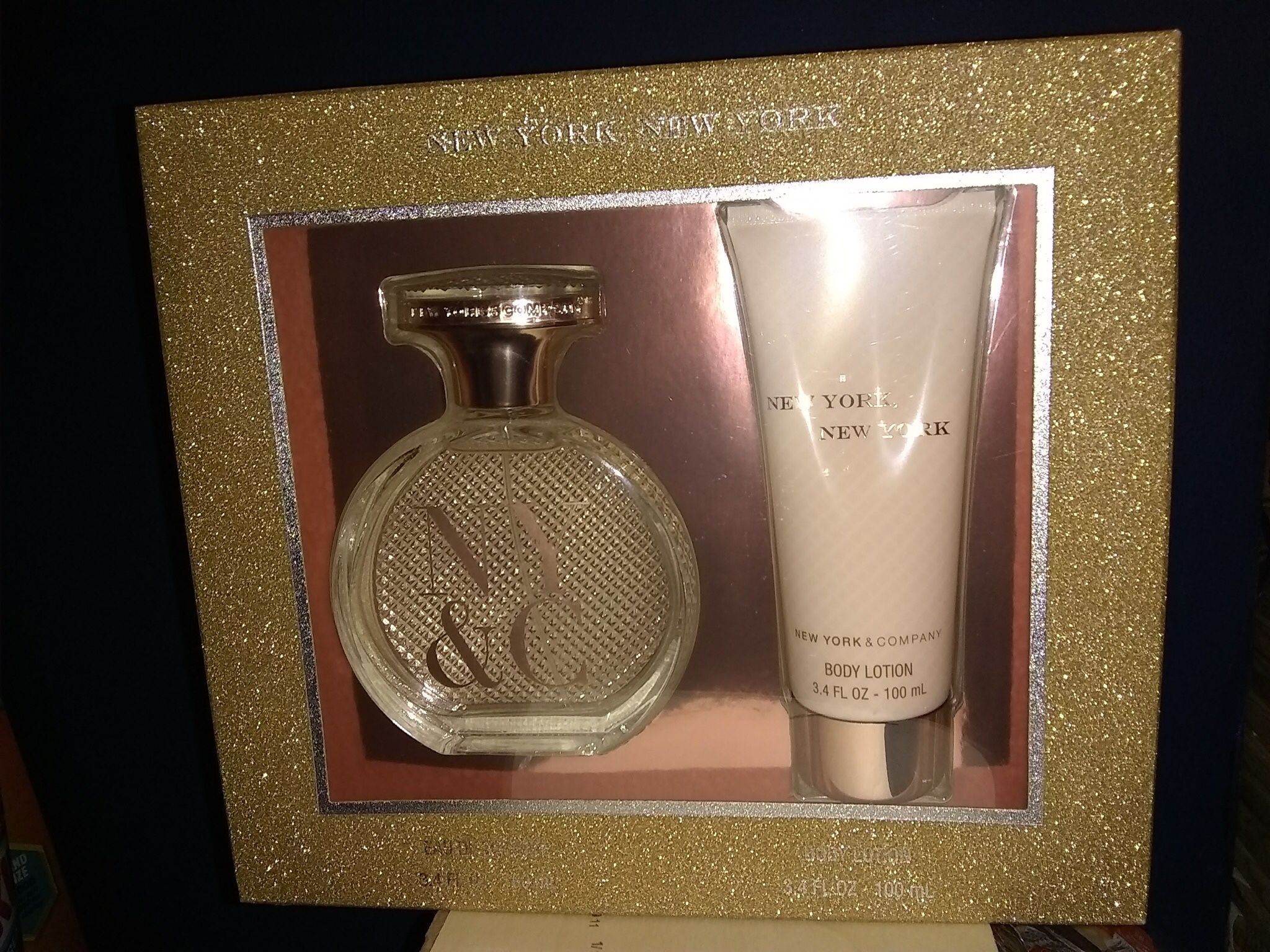 New York & Company Gift Set