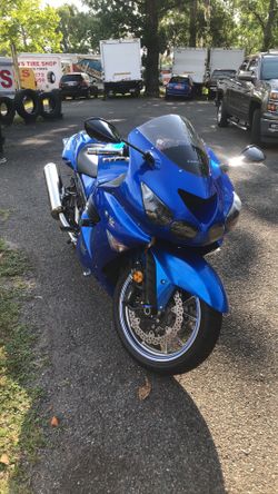 KawasakiZX14 2007 Showroom bike , never drop, never outside, keep inside the living room , lot of extras, alarm, remote control for startup