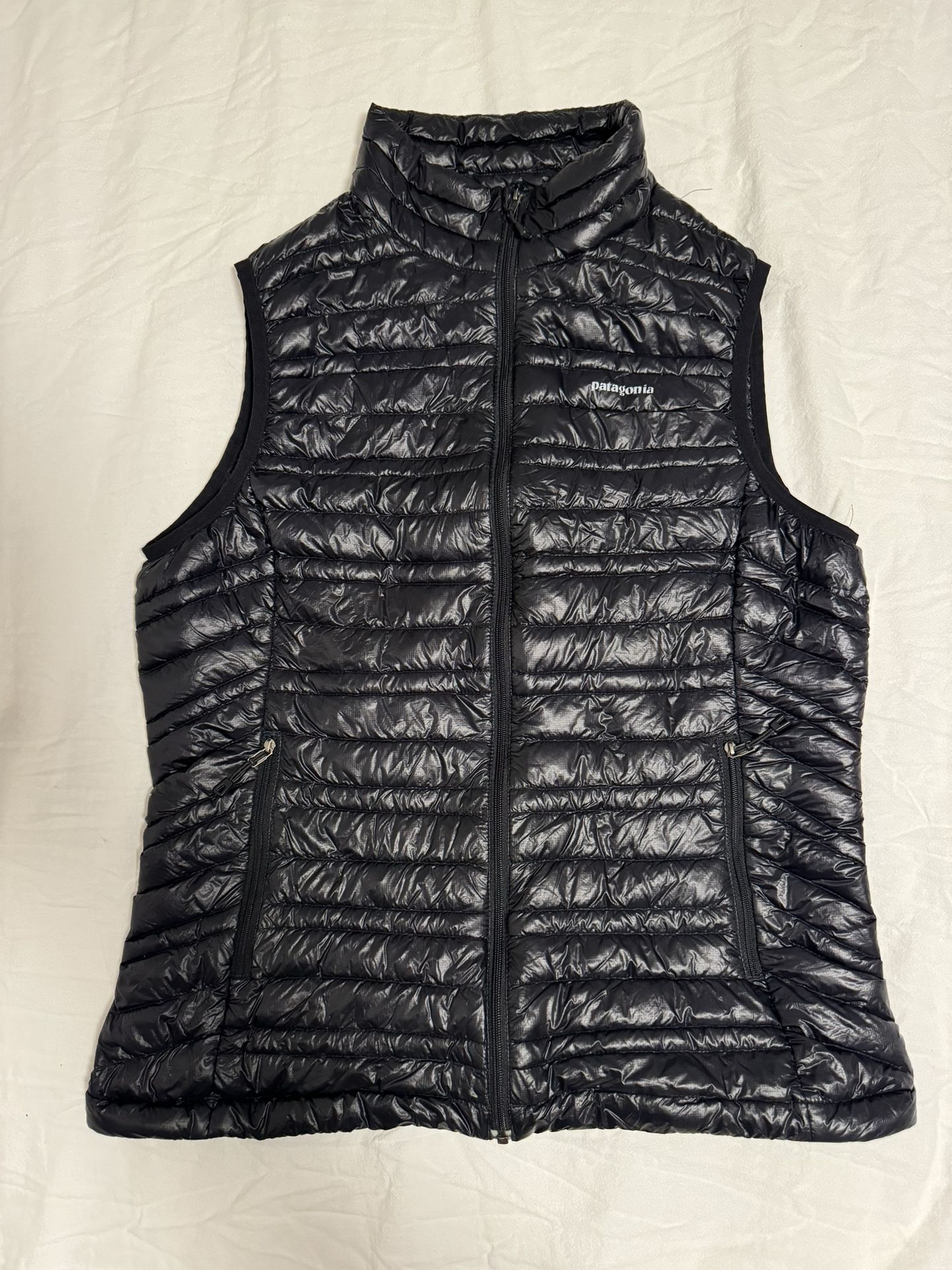 Patagonia Woman’s Black Puffer Vest Size M
