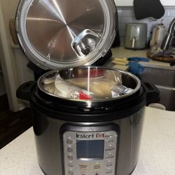 Instant Pot Smart 6 Quart WiFi Multi-Use Programmable Pressure Cooker