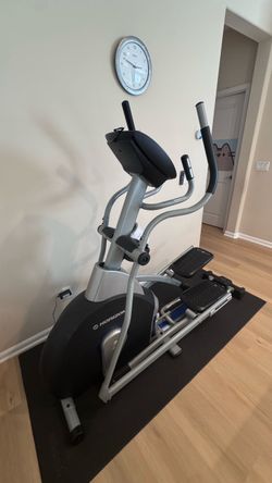 Horizon Fitness Elliptical Trainer with build in cell phone holder, speaker and cooling fan