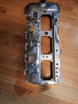 BMW Engine Valve Cover with Oil Cap