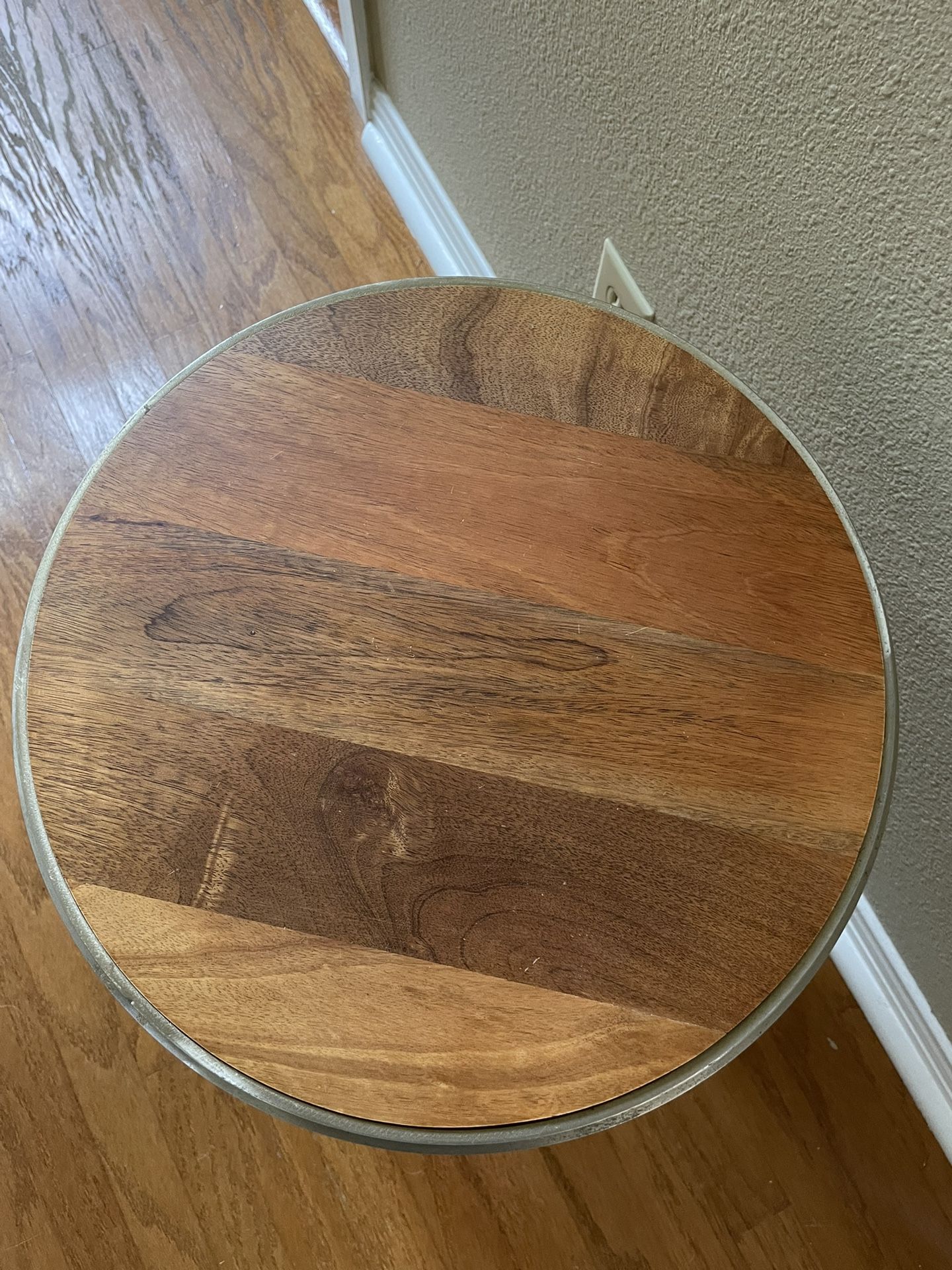 Round Metal Chair Side Table for Sale in Austin, TX OfferUp