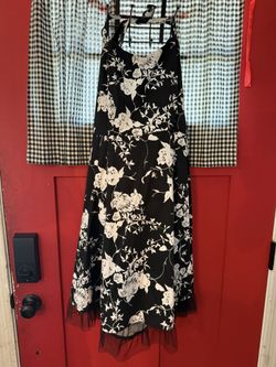 Women’s  Clothing / Dresses 