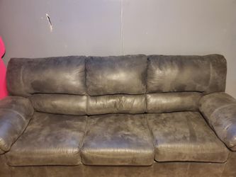 Couch and recliner. Still under 3yr warranty. 425 obo.