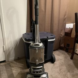 Shark Navigator Lift Away Vacuum 