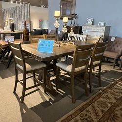 Table And 6 Barstools 
