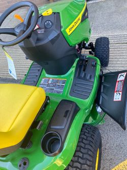 Brand new with warranty 5yrs never used 2026 John Deere   42 inch riding mower lawn tractor 2500$ new