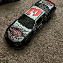 Autographed Dale Earnhardt Victory Lap 2003 Monte Carlo 1:24 Scale Stock Collectable Model Car  