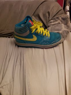 Nike Court Force Size 8