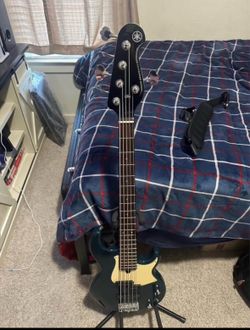 Yamaha BB 435 5 String Bass