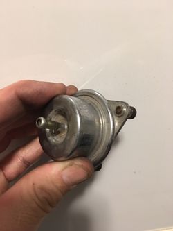 Fuel pressure regulator