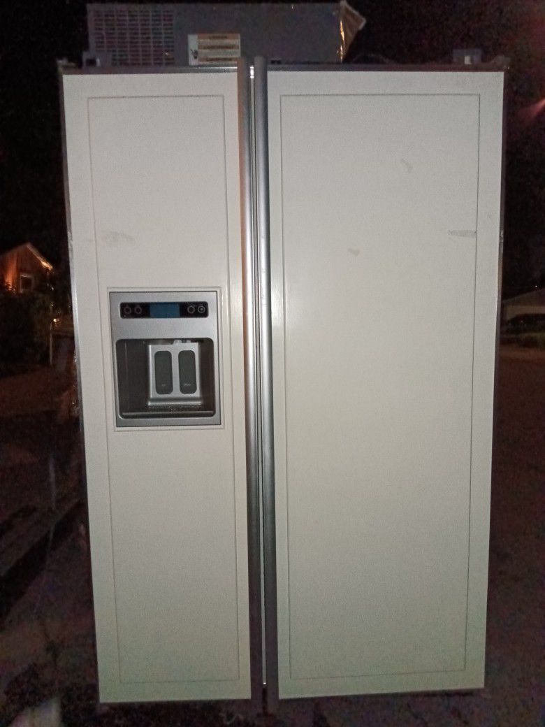 Luxury Refrigerator - Like New
