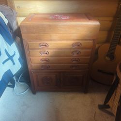 Chinese Style Collectors Stunning Rosewood Cutlery Cabinet.