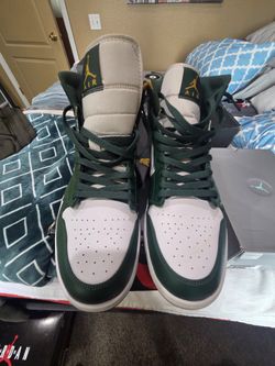 Jordan 1 Mid Noble Green /pollen White Size14