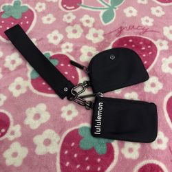 Lululemon black keychain and coin pouch set