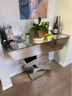 luxury mirrored console table