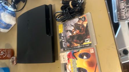 PS3 slim 120 gig w games and control