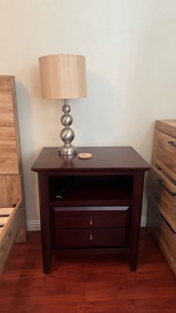 Free nightstands and lamps