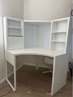 Corner desk