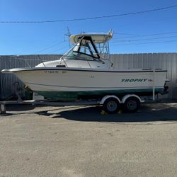 2004 Bayliner Trophy Pro 2352 WA