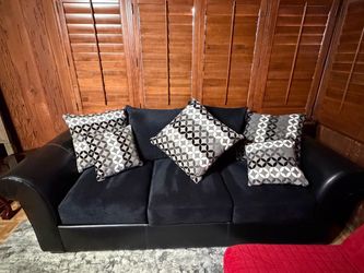 Black 3-Seater Sofa with Throw Pillows