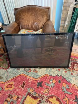 LG Plasma 50 Inch TV With Wall Mount