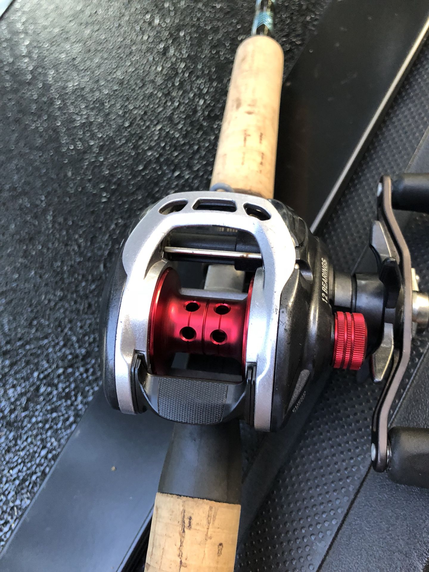 Daiwa Fuego 100hs 7.3 Fishing Reel and Castaway slx3 saltwater light  casting rod 7' aslclh7 for Sale in Houston, TX - OfferUp