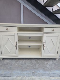 Vintage Style Off-White Media Console / Cream TV Stand Credenza