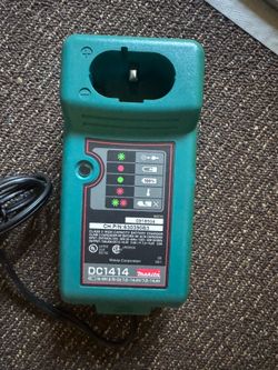 Makita Charger
