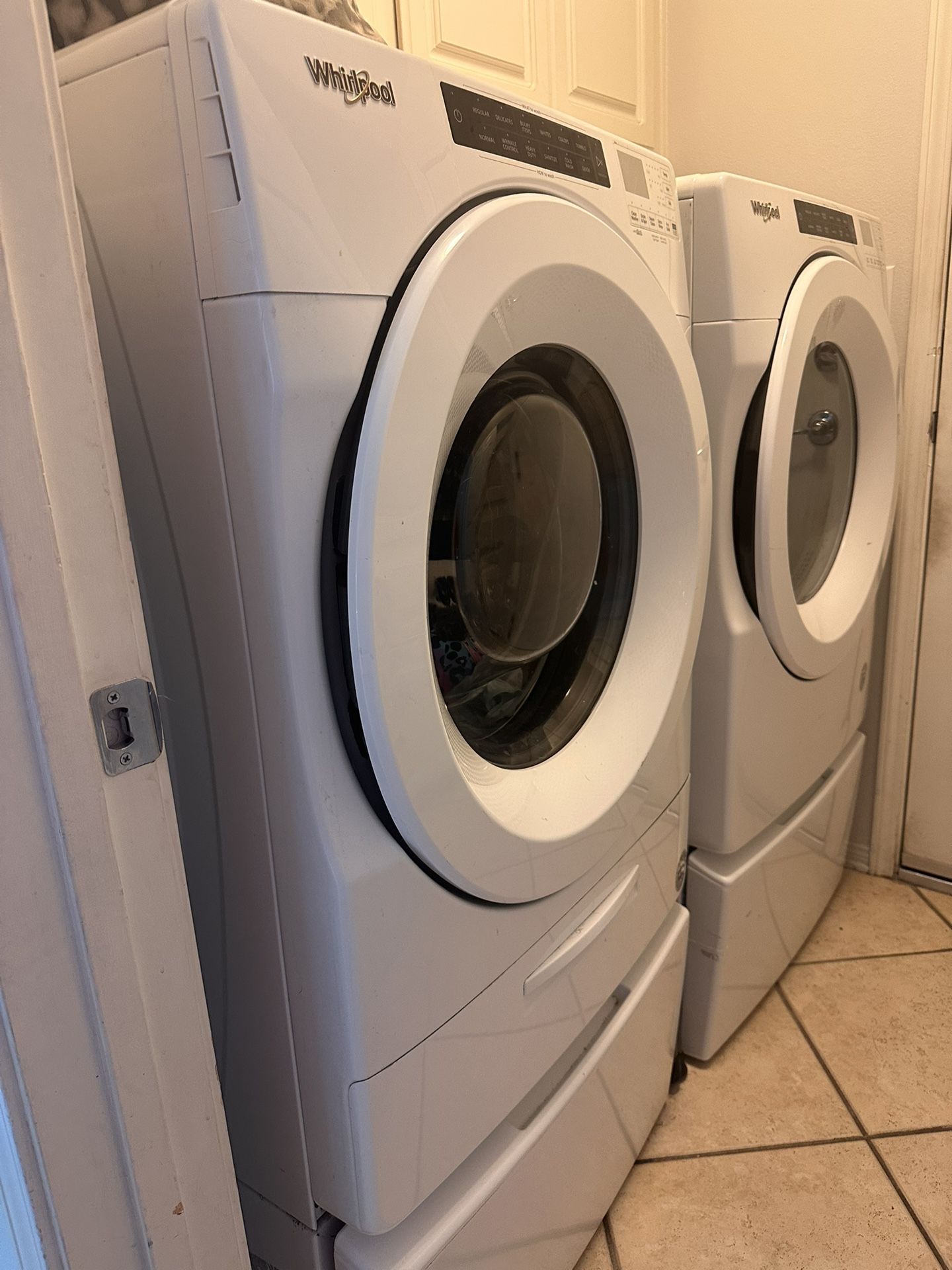 Gently Used Whirlpool Washer And Dryer 