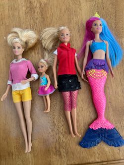 4 Barbie’s for sale