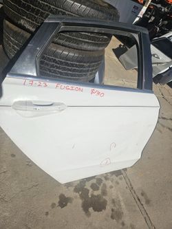Ford fusion right rear door Oem