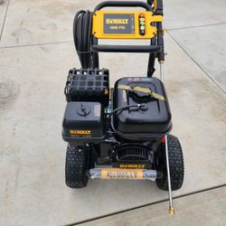 DEWALT
4000 PSI 3.5 GPM Cold Water Gas Pressure Washer with DeWalt 338cc Engine
Questions & Answers (85)