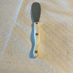 CUTCO 1768 KD White Pearl Handle Spatula.